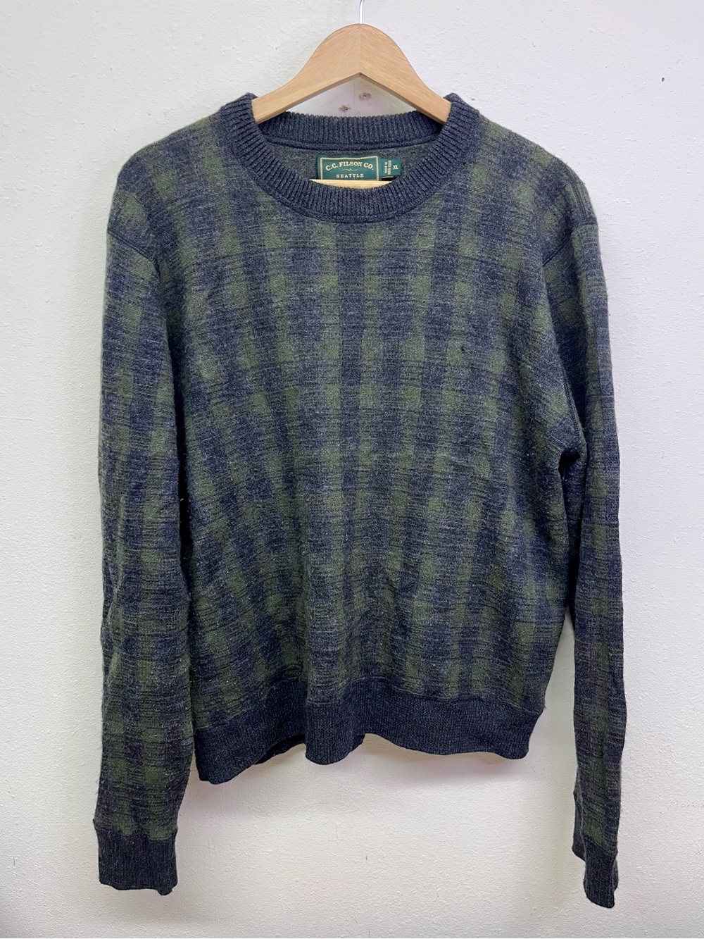 C.C. Filson Co Crewneck Merino Wool Sweater. Men’s XL